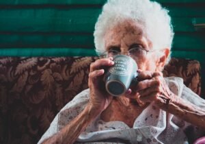 How to Help When Dementia Patients Refuse to Eat, dementia and refusing to eat