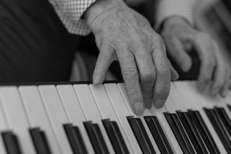 Advantages of Music Therapy for Dementia Patients. Dementia care at home