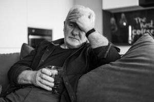 Can You Leave a Person with Dementia at Home Alone, dementia care at home