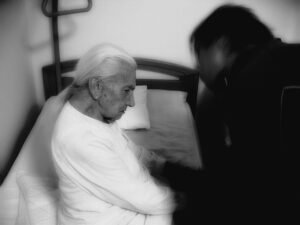 What Is End Stage Dementia? Dementia is a progressive condition. It is ultimately fatal, but the end stage, sometimes called very severe or late-stage dementia, is when cognitive and physical functions decline most significantly. 